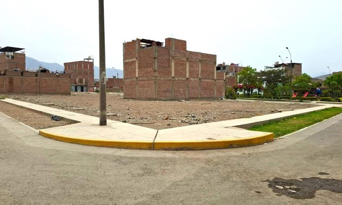 SANTA MARÍA DE CARABAYLLO – VENTA DE TERRENO EN ESQUINA - 5TA ETAPA - 1