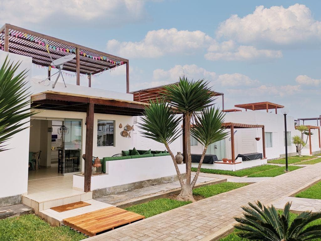 VENDO EXCLUSIVA CASA DE PLAYA - CERRO AZUL - 1