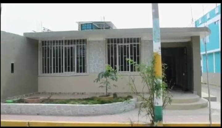 Alquilo Local Comercial en la Paza De Armas de Vice Sechura Piura - 1