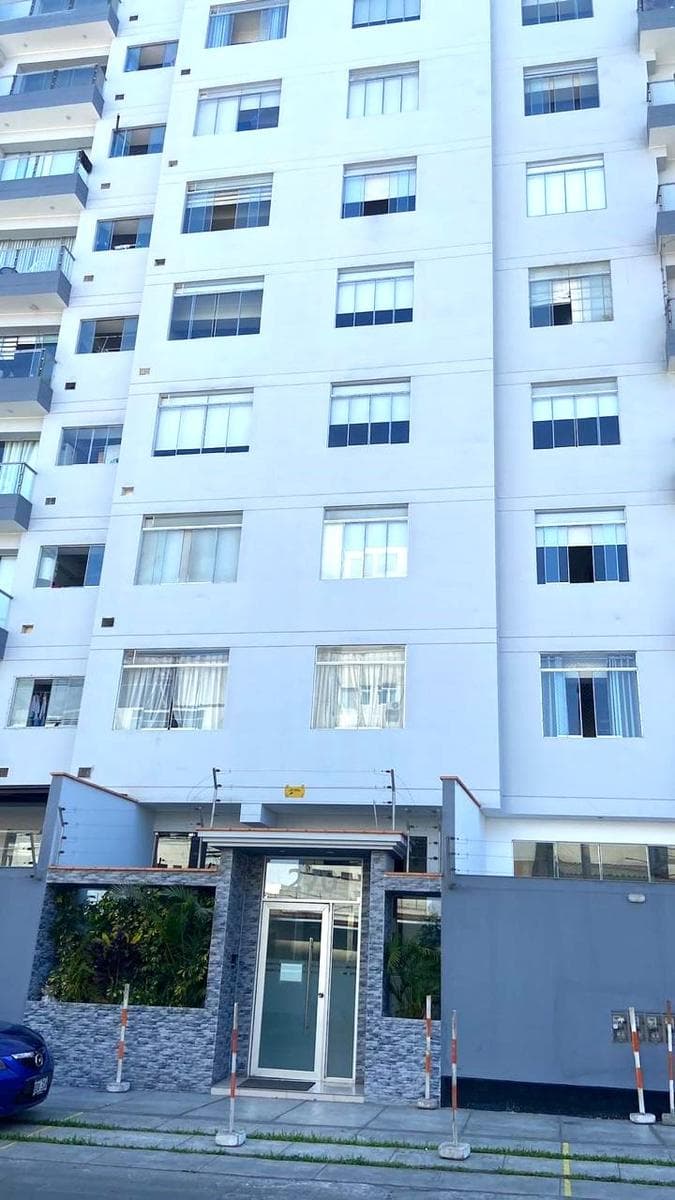Venta De Departamento En La Calera De La Merced - Surquillo - 1