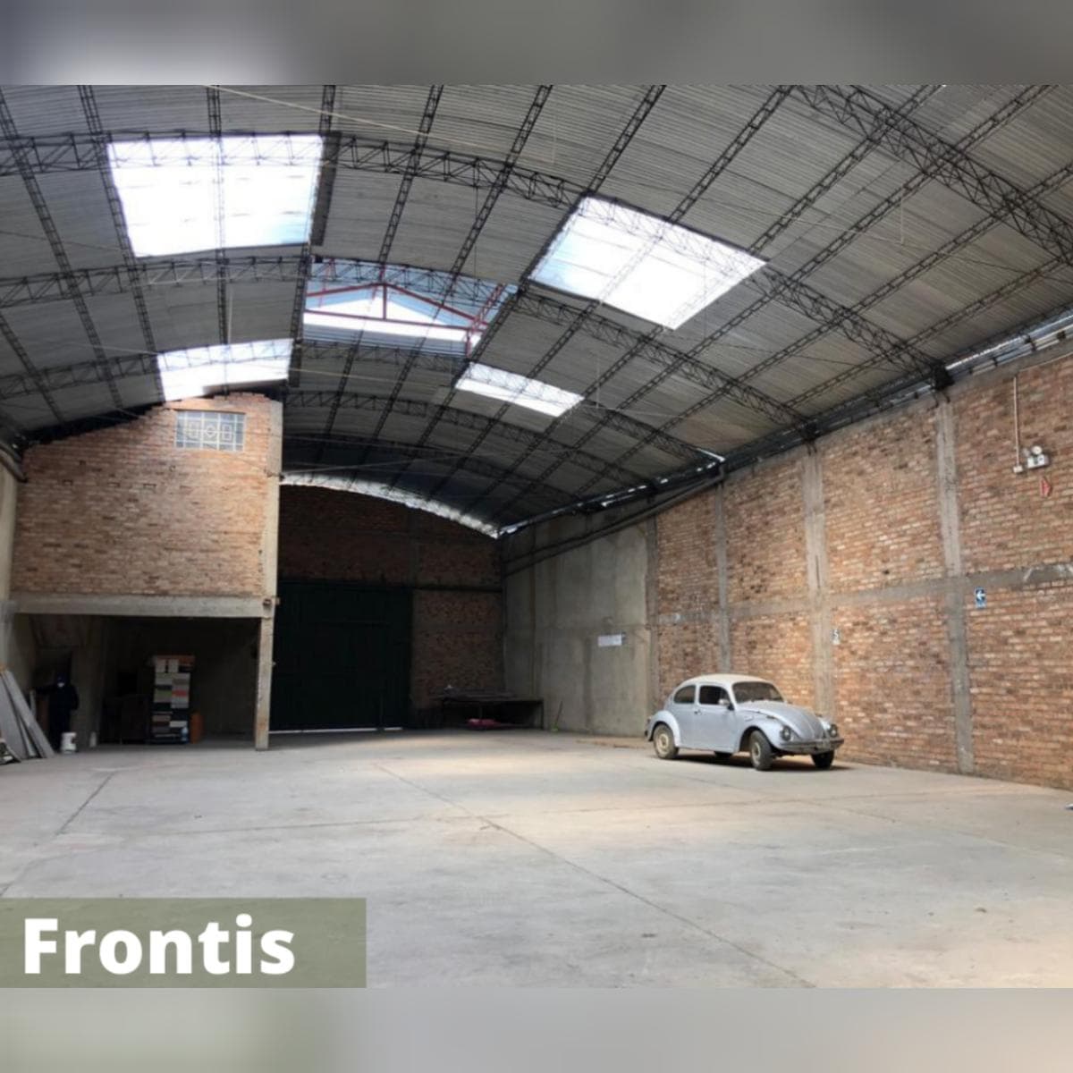 Local Comercial con energía trifásica - 2