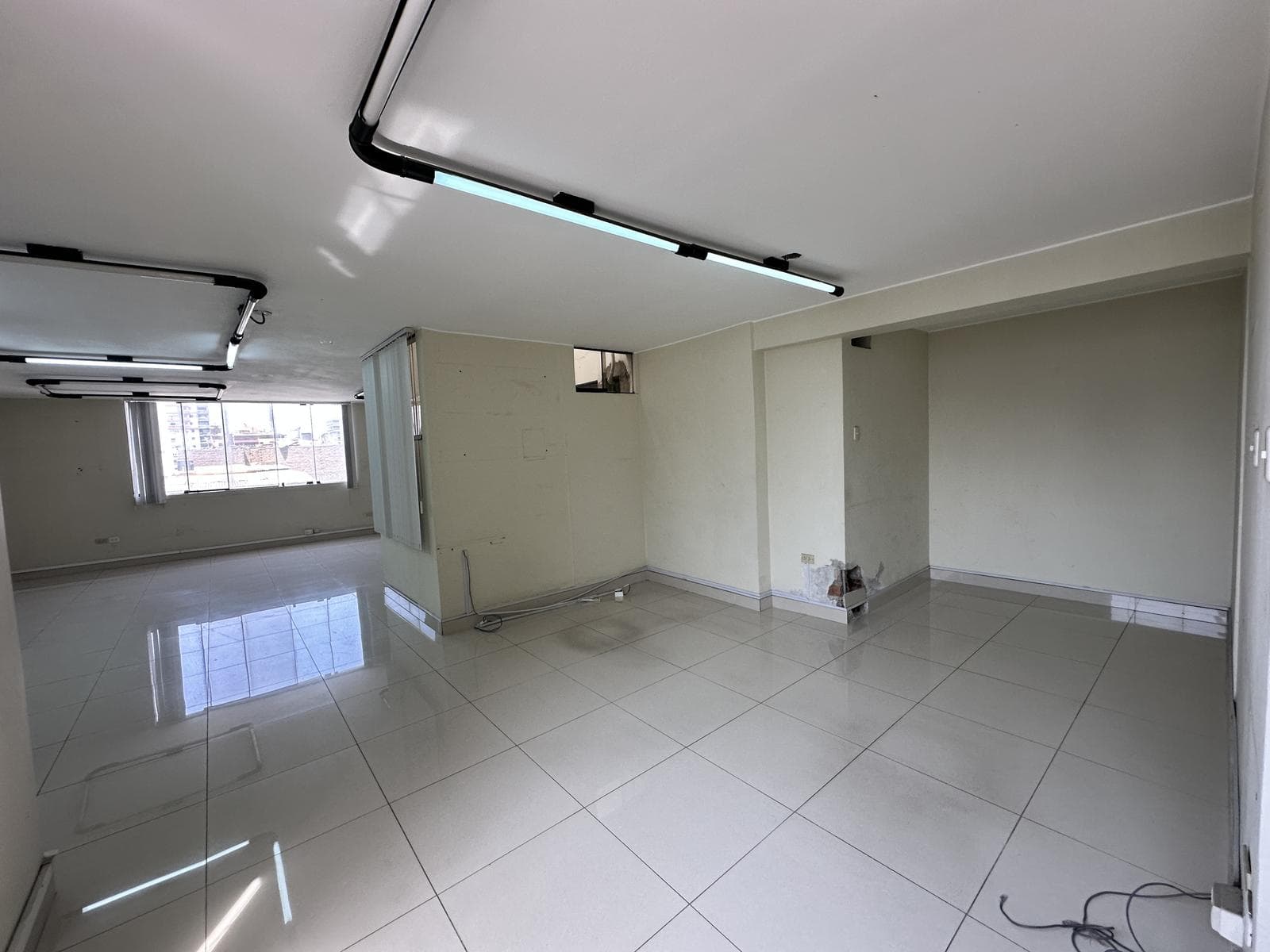 Vendo Edificio de Oficinas en Calle Soledad 3, Piso 1, Lince - 1