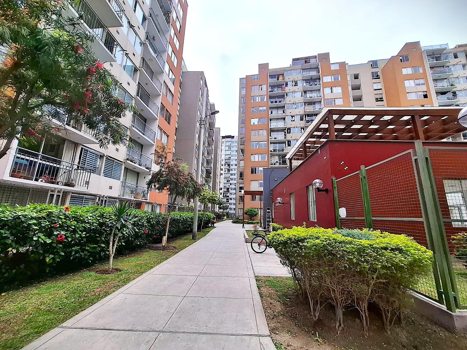 ALQUILER DE DEPARTAMENTO EN CONDOMINIO LOS NOGALES COMAS - 1