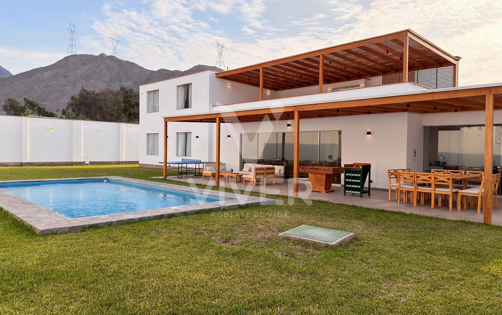 Alquiler de Casa moderna con piscina y 7 habitaciones para 22 personas - 1