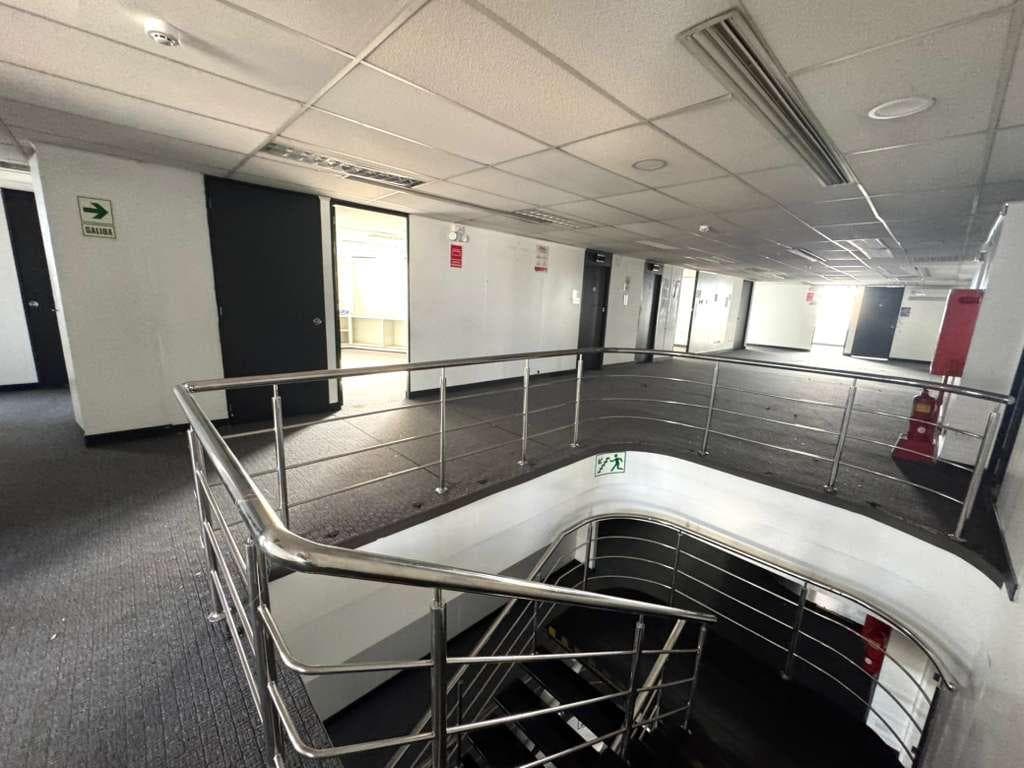 Oficina de 4 niveles en P. de la República | 1463m2 | amplia y en buena ubicación - 1