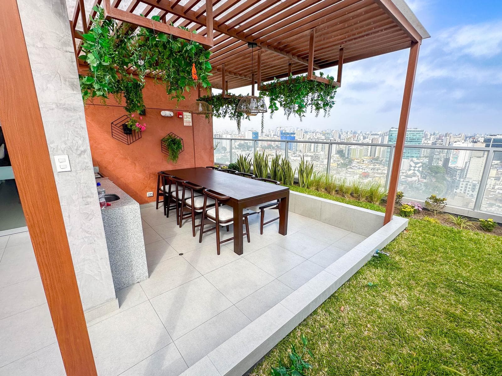 ALQUILO DEPA PRIMER PISO MAS COCHERA - 2 HAB - MAGDALENA DEL MAR - 1