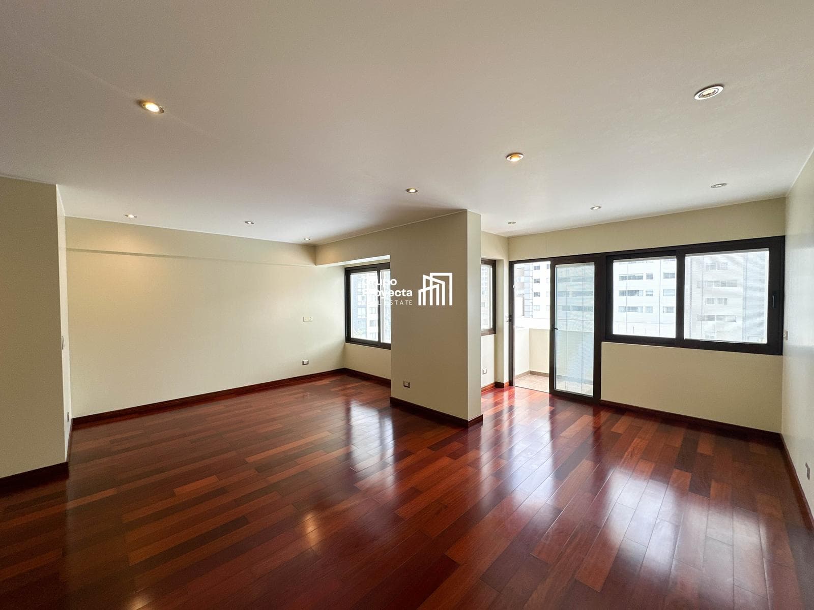 Duplex - 150 mts - 03 Dormitorios - 02 Cocheras - 1