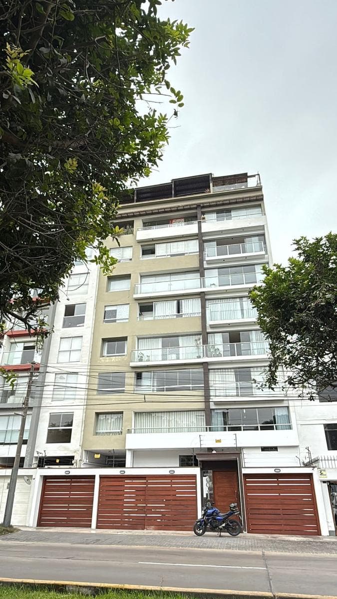 Vendo duplex en San Borja, frente a parque - 1