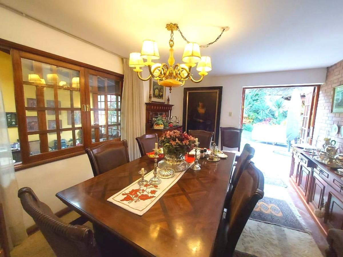 Casa en Venta Monterrico Surco con 4 Estacionamientos - 1