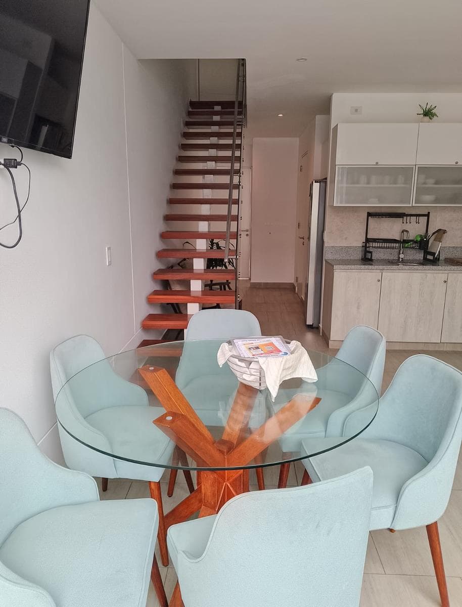 VENDO TRIPLEX FAMILIAR CON PISCINA, A CUADRAS DE LA PLAYA - 1