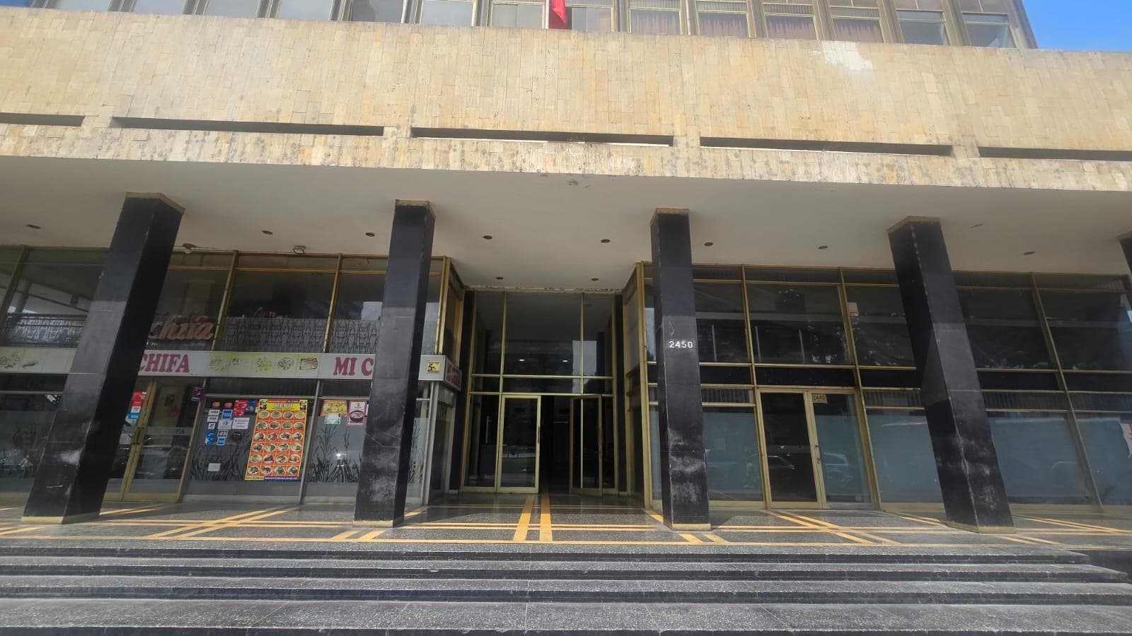 VENDO BELLA OFICINA DE 77 MT2, 3ER PISO, EDIFICIO DORADO, AV. AREQUIPA 2450 - 2