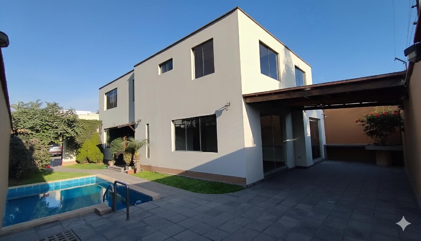 Casa a la Venta en la Molina - 1