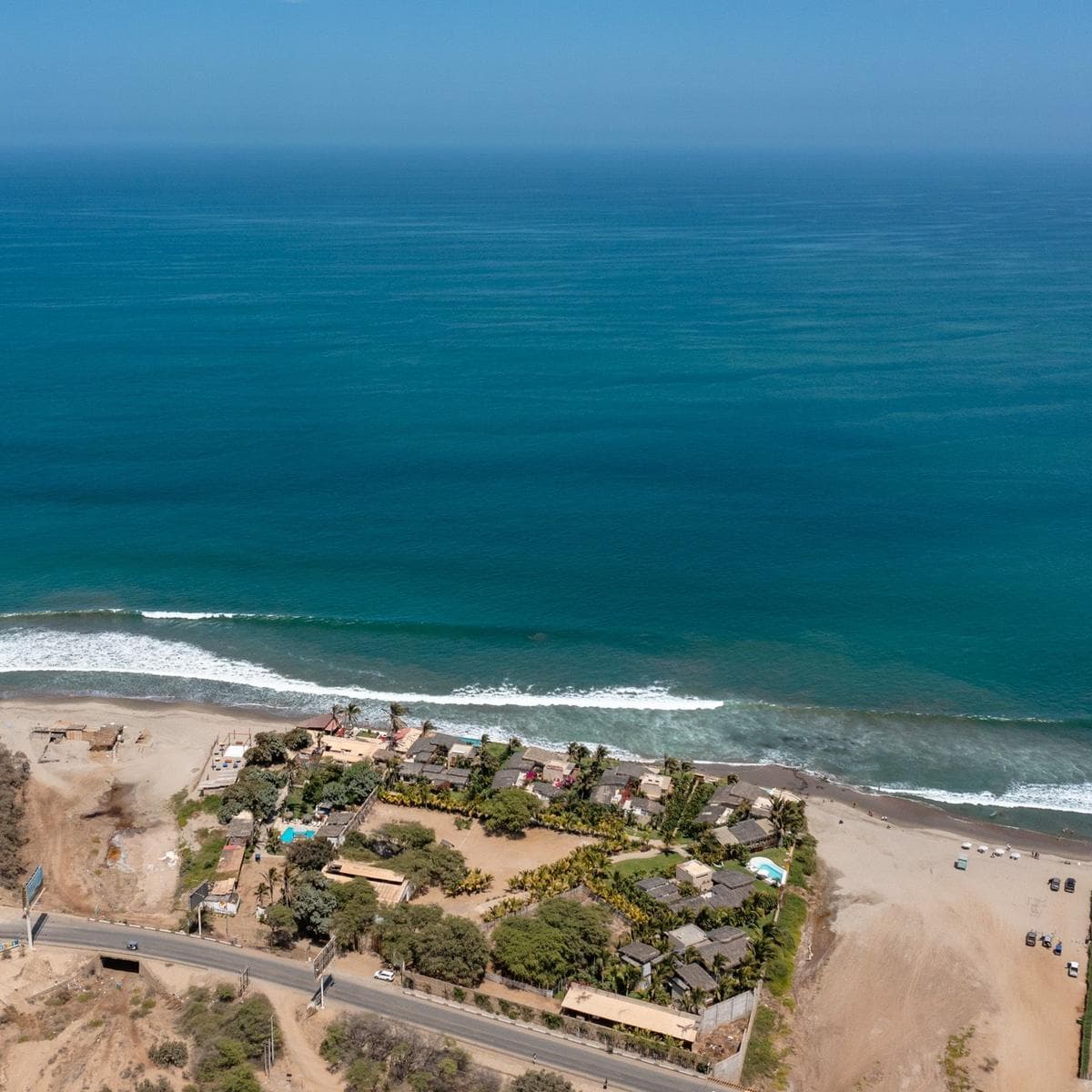 Venta Terreno en primera fila a 50 metros del point - Máncora Piura - 1