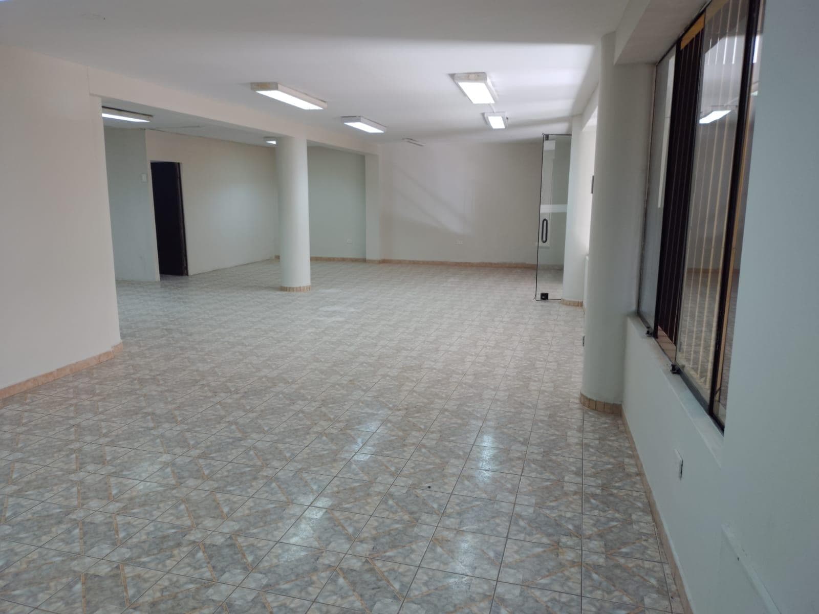 Local Comercial en Alquiler - 1