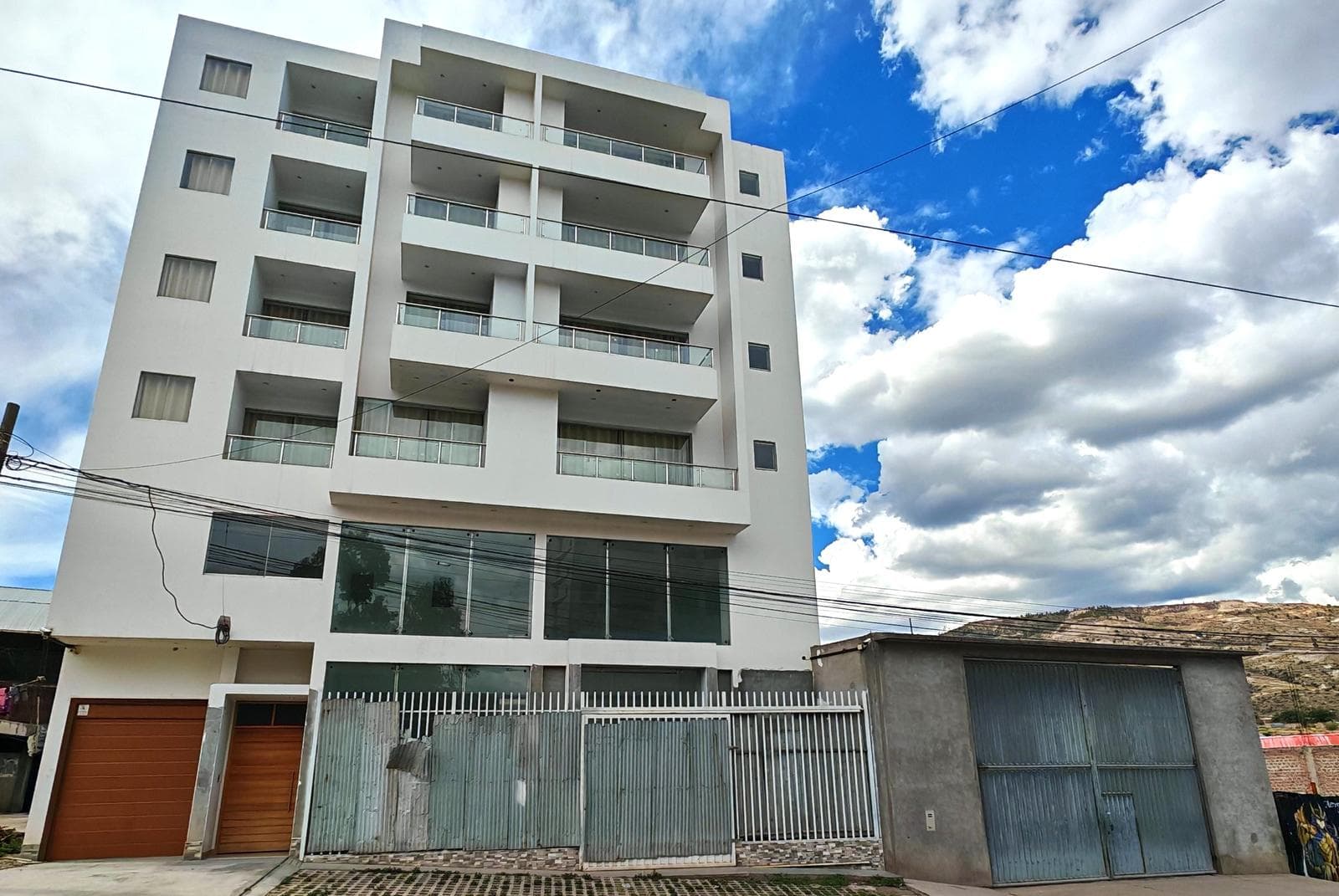 ALQUILER DE LOCAL COMERCIAL DE 80 M² EN CARRETERA AYACUCHO-HUANTA – FRENTE A VÍA PRINCIPAL - 2