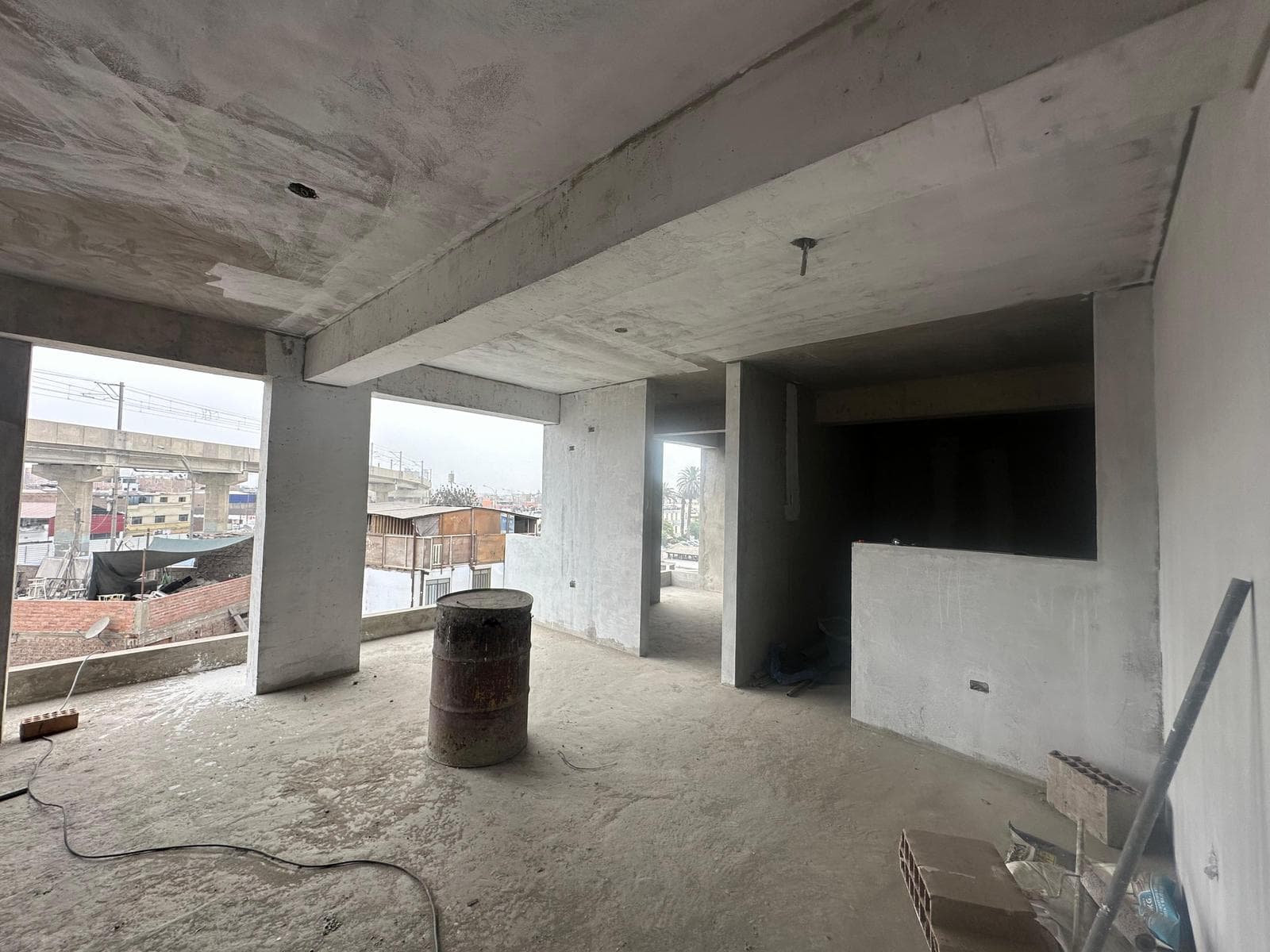 Oportunidad Edificio De 4 Pisos Con Gran Proyección Comercial En La Zona Estratégica De Lima - 1