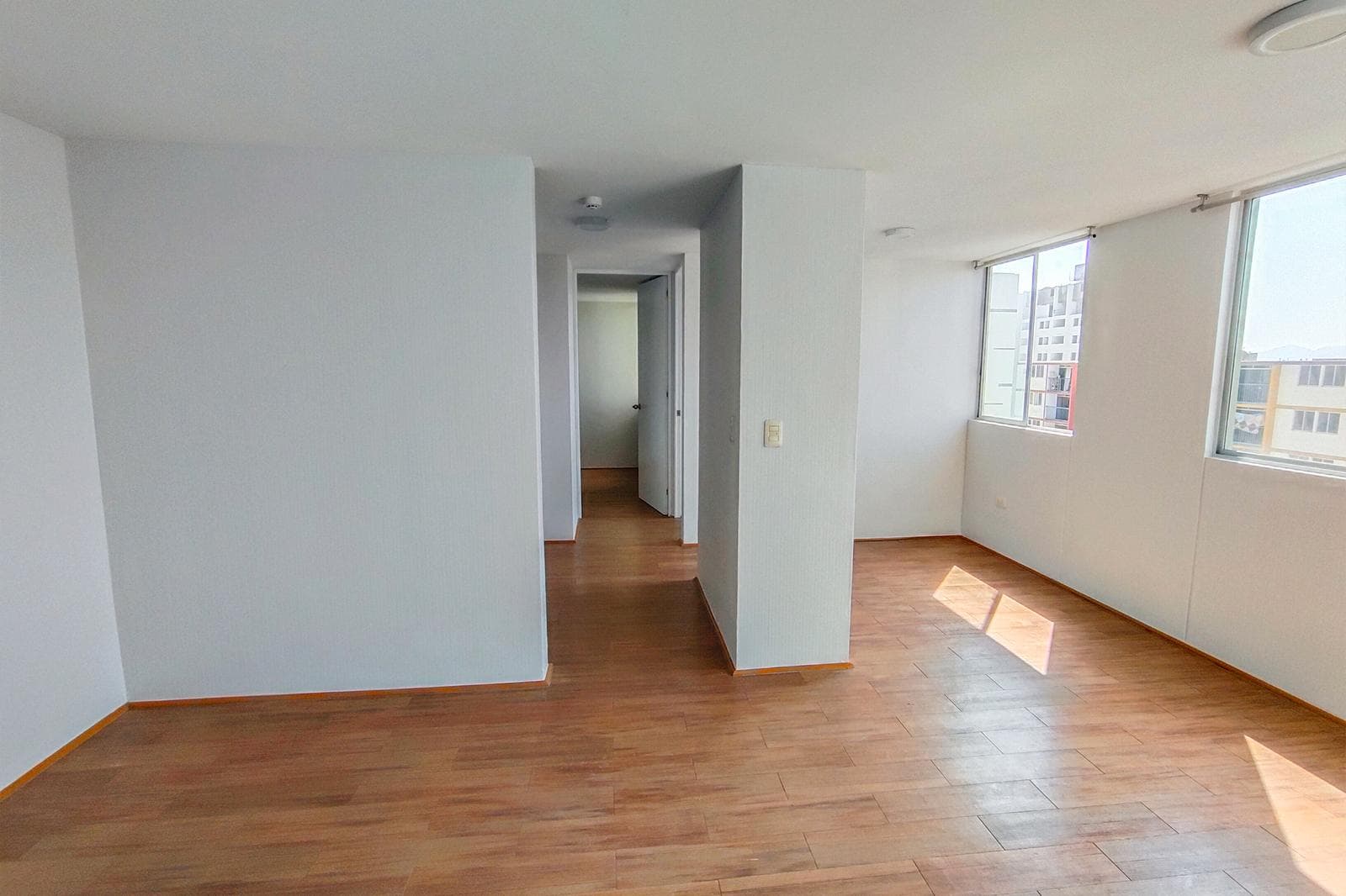 Departamento en venta en Comas – 50 m² con vista exterior cerca de Av. Universitaria - 1