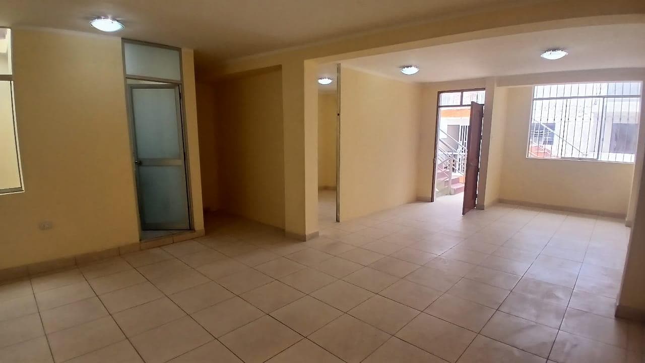 ALQUILER DE LOCAL COMERCIAL CÉNTRICO EN JR. MANCO CÁPAC, AYACUCHO - 2