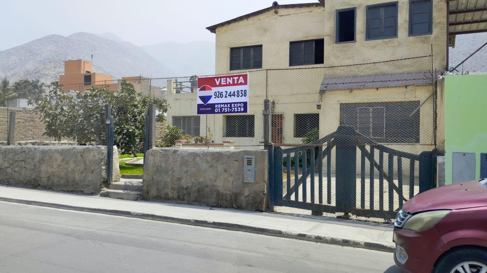 VENTA DE CASA COMO TERRENO EN LA MEJOR ZONA DE CHACLACAYO - 2