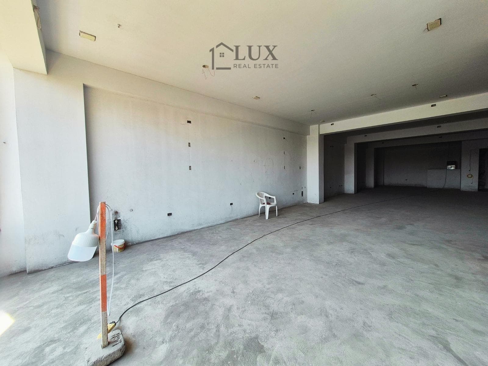 Local en zona super comercial de Lima Norte - 1