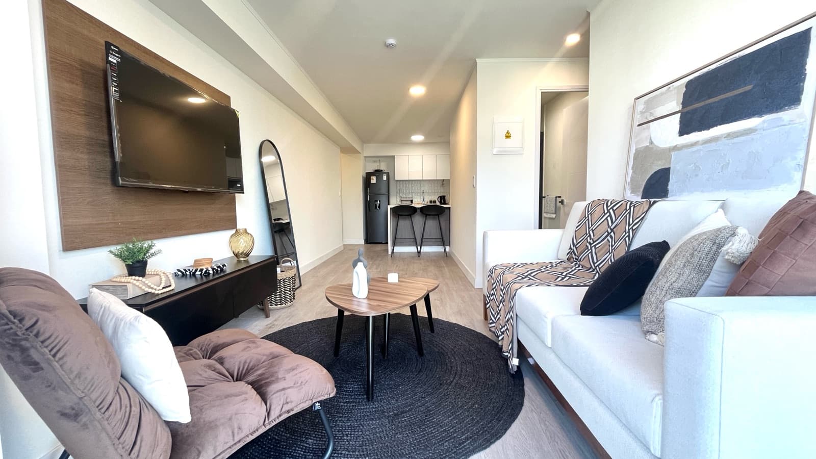 ALQUILA TU DEPA DE ESTRENO AMOBLADO DE DOS DORMITORIOS EDIFICIO CON AREAS COMUNES TOP - 1