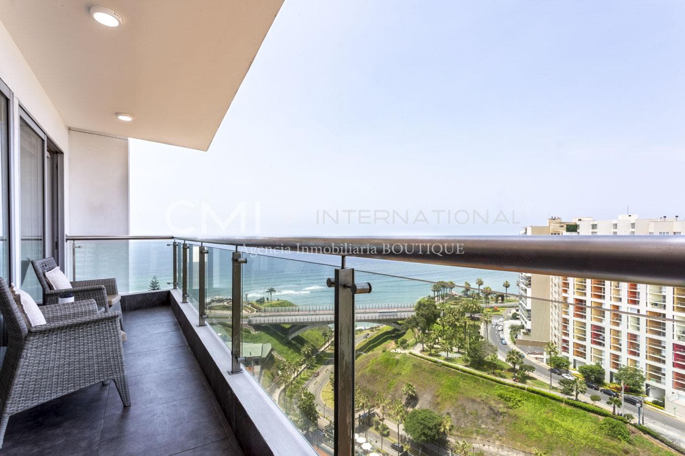 Departamento amoblado 3 dormitorios Malecón 28 de Julio Miraflores - 1