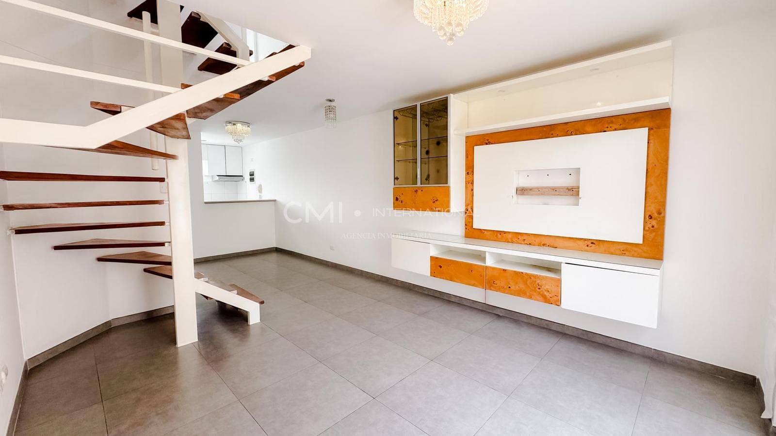 Alquiler Cuádruplex sin Muebles en Miraflores - 1