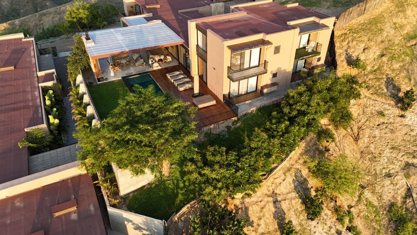 Casa en venta en Condominio con piscina y excelente vista - 2