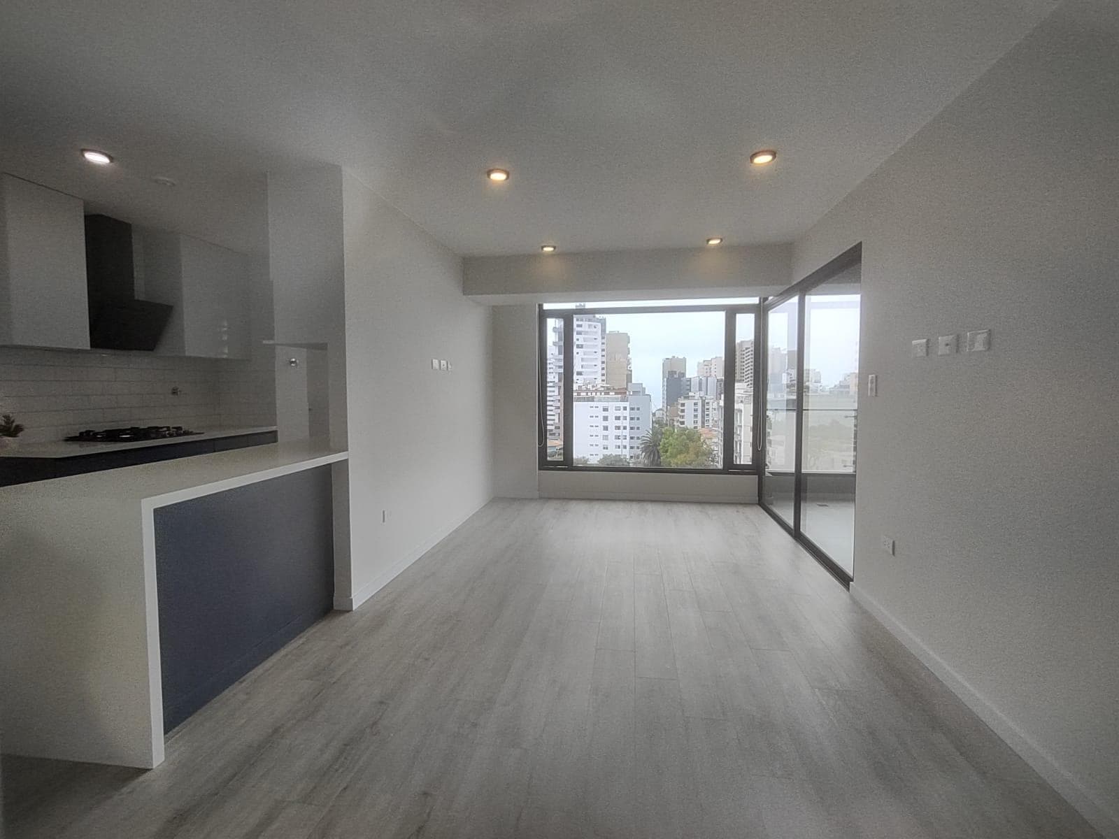 ALQUILER DE DEPARTAMENTO DE ESTRENO EN MIRAFLORES 3 DORM - 1