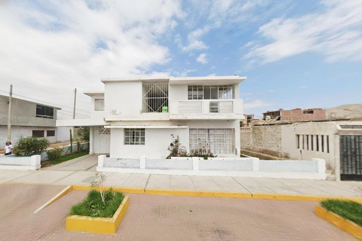 Casa en venta - dos pisos en esquina - 315 m2 - 2