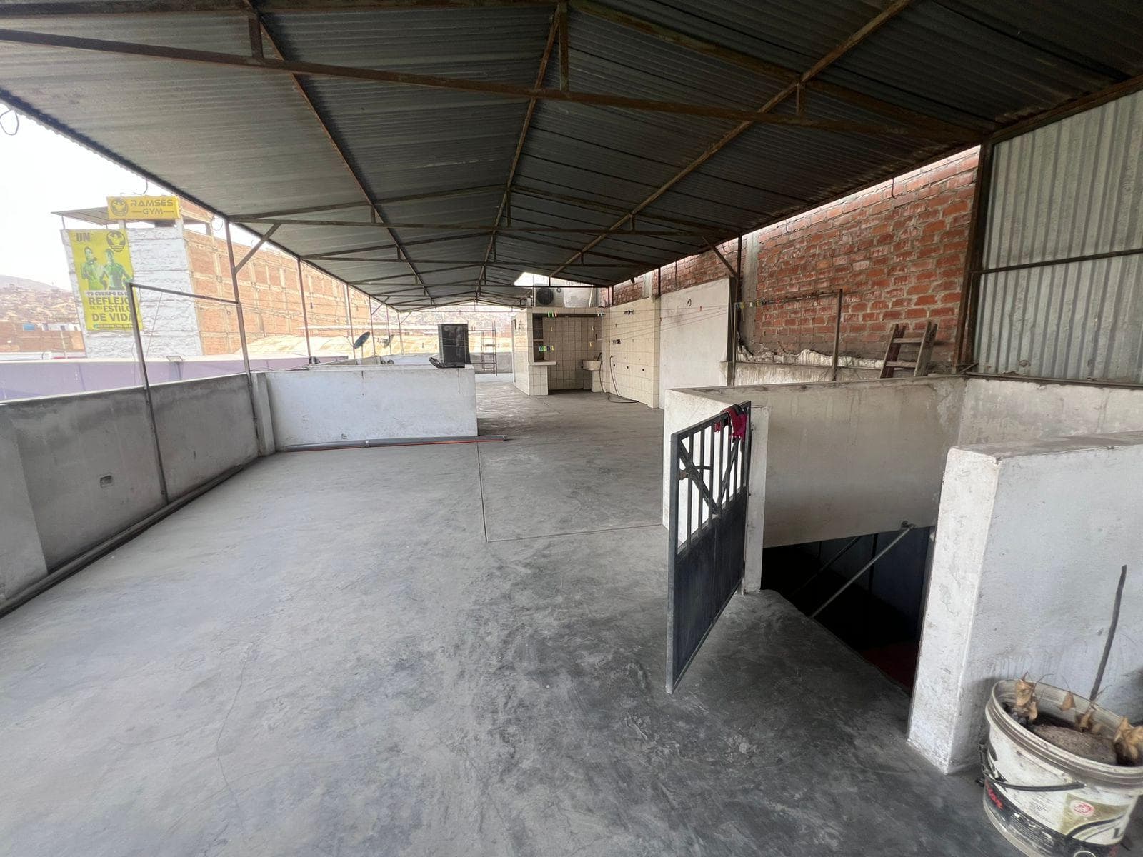 VENTA DE LOCAL COMERCIAL EN SJL - 2