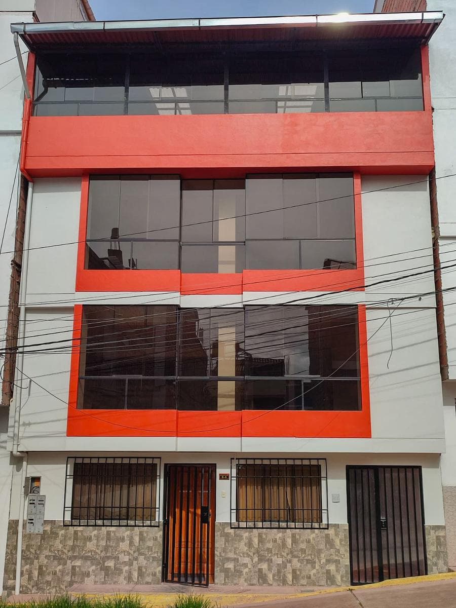 Departamento en San Departamento en venta – Condominio Costa Verde | Larapa Vive o invierte en una de las zonas más prácticas y demandadas de Cusco. Este departamento de 100 m² combina comodidad, func - 2