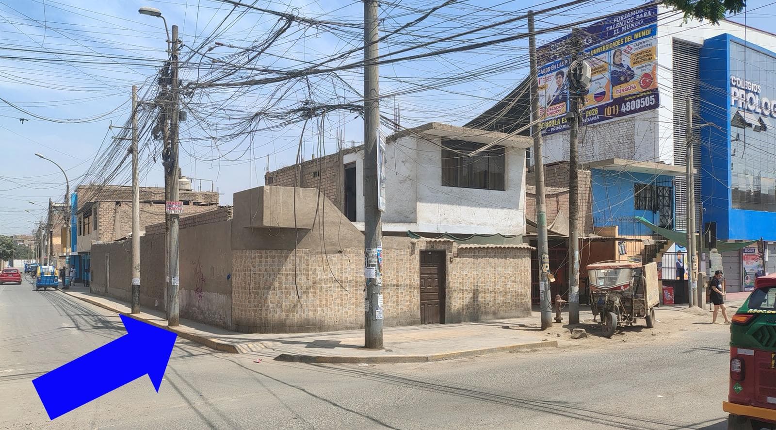 En Alquiler: Casa en esquina para uso comercial - Puente Piedra - 1