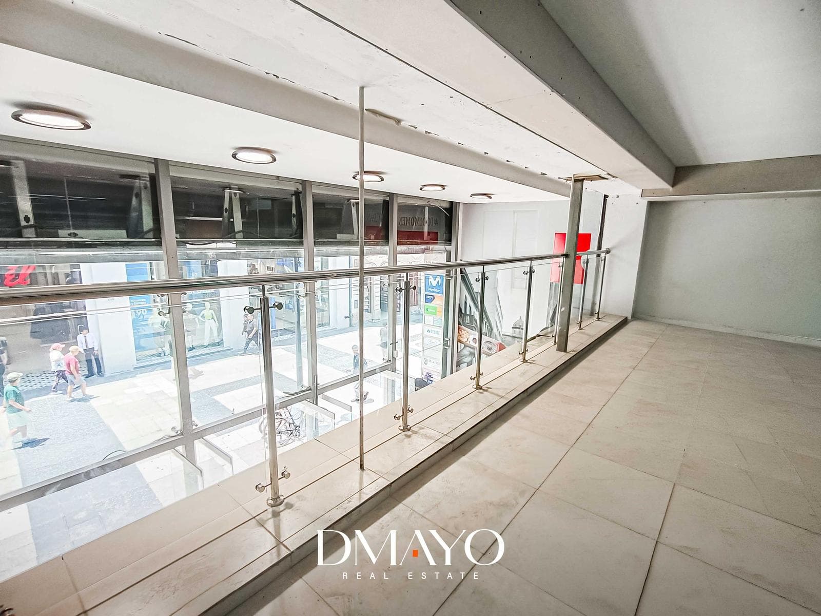 Local Comercial en alquiler con excelente exposición comercial y un flujo constante de clientes - 1