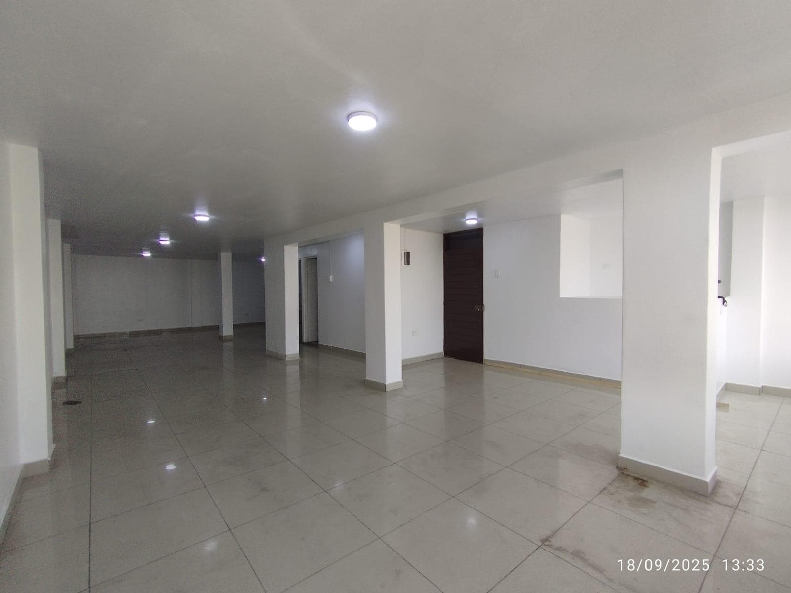 SE VENDE LOCAL COMERCIAL – LOS OLIVOS - 1