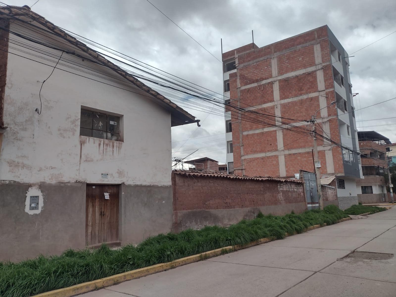 TERRENO EN VENTA CERCA A UNIVERSIDADES - 1