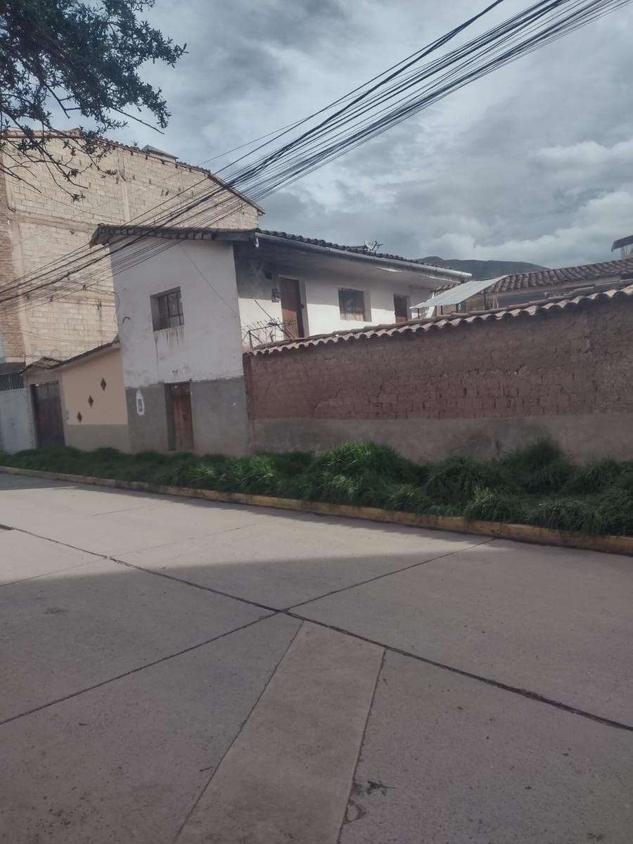 TERRENO EN VENTA CERCA A UNIVERSIDADES - 1