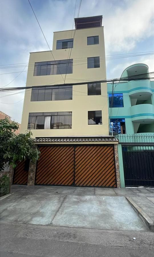 Venta de Departamento en Tercer piso con Cochera en Chorrillos - $ 138,000 - 1