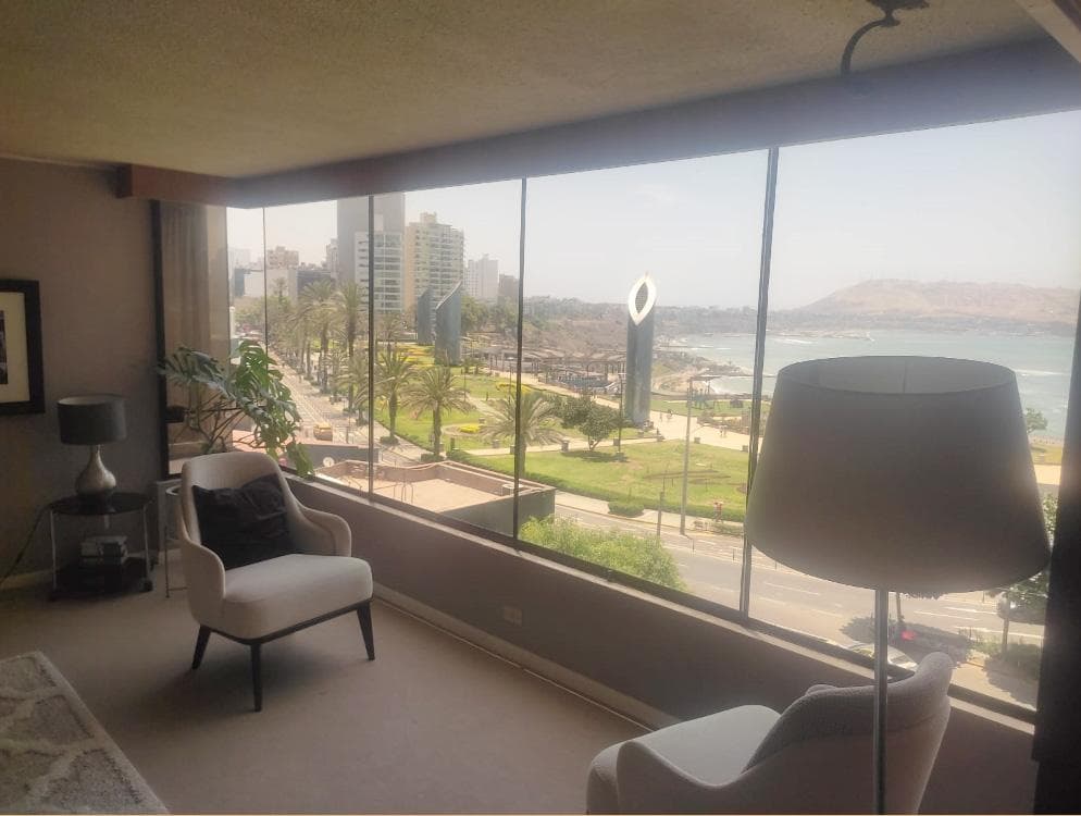 Alquiler Departamento frente a Larco Mar - 1