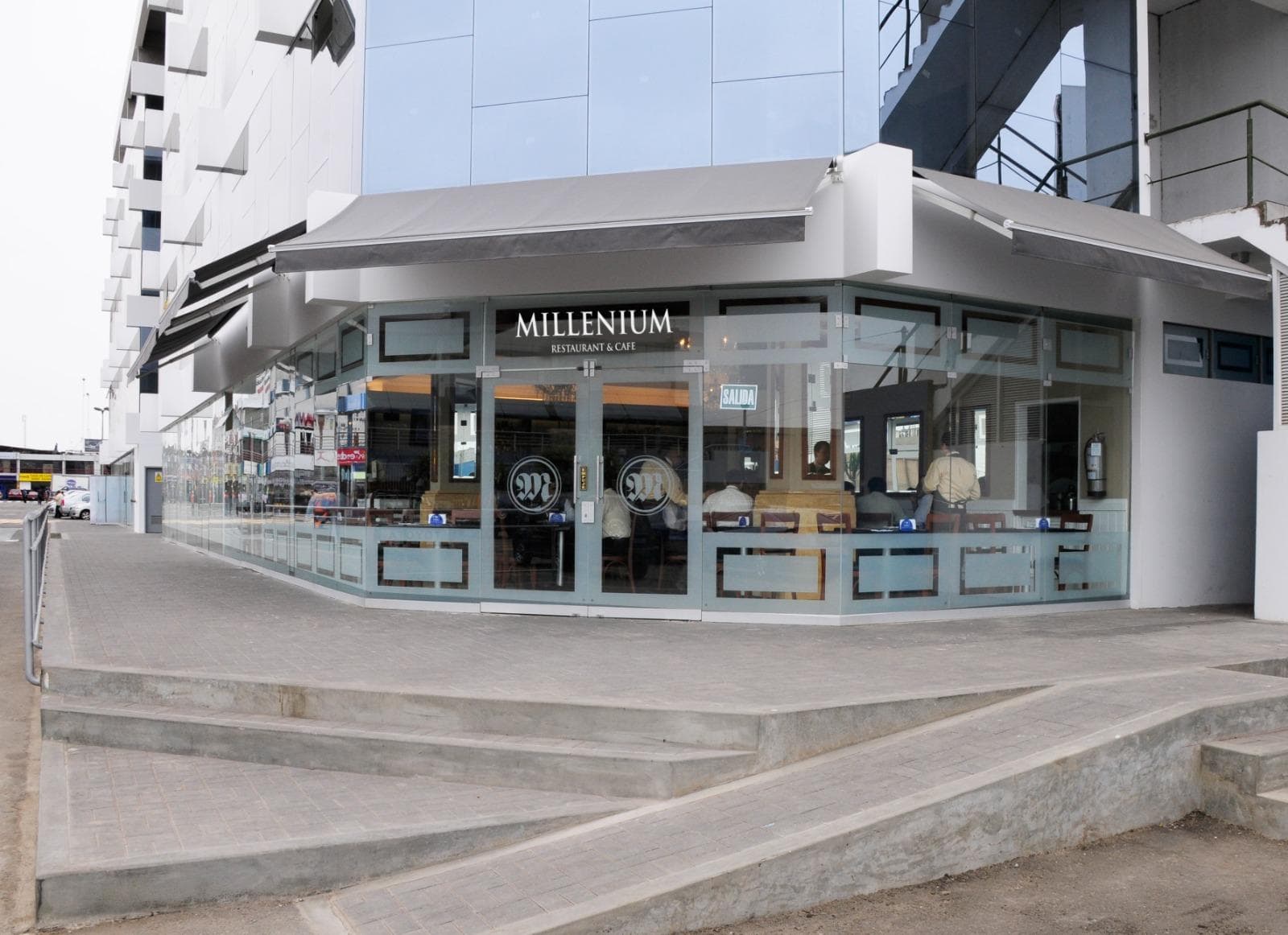 SE VENDE LOCAL COMERCIAL - 1