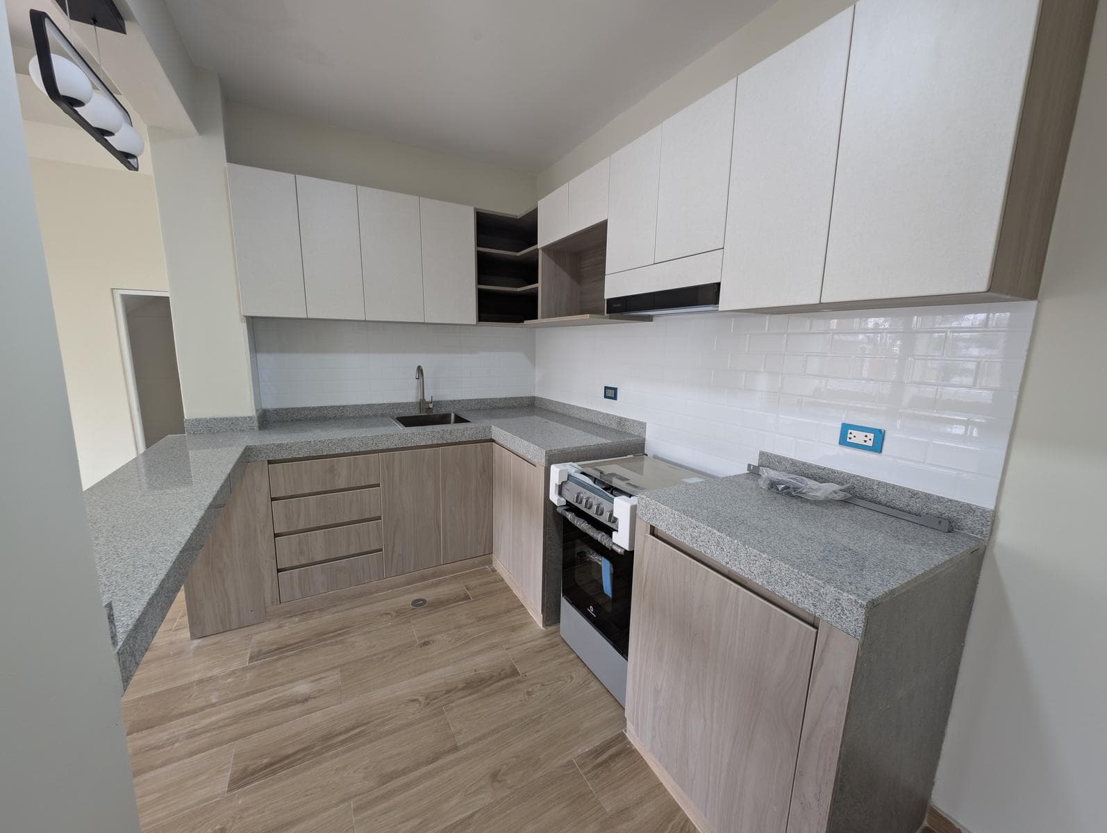 Mantenimiento incluye internet, luz, agua, uso de áreas comunes. - 1