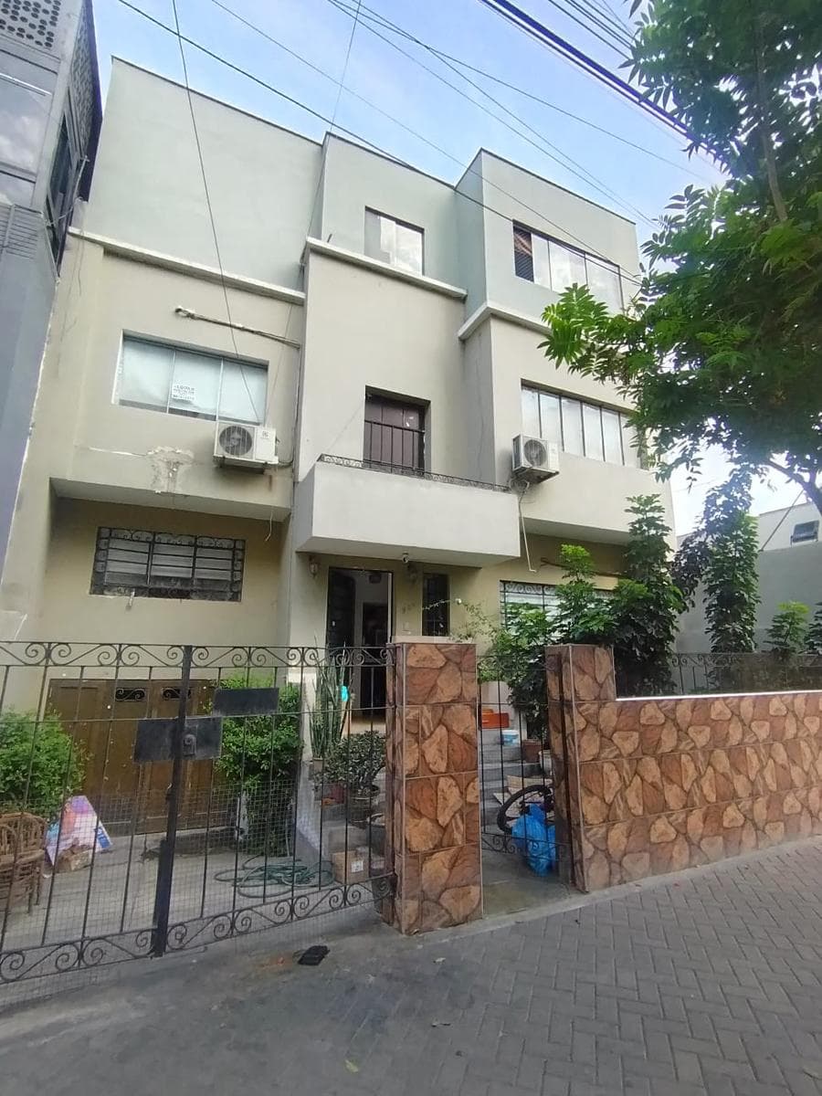 Exclusiva oportunidad de inversión en San Isidro – Casa en venta en Calle Los Libertadores - 1
