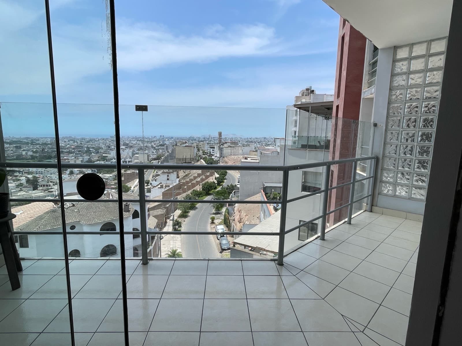 DEPARTAMENTO EN ALQUILER | BALCÓN | COCHERA DOBLE | 3 DORM. - 1