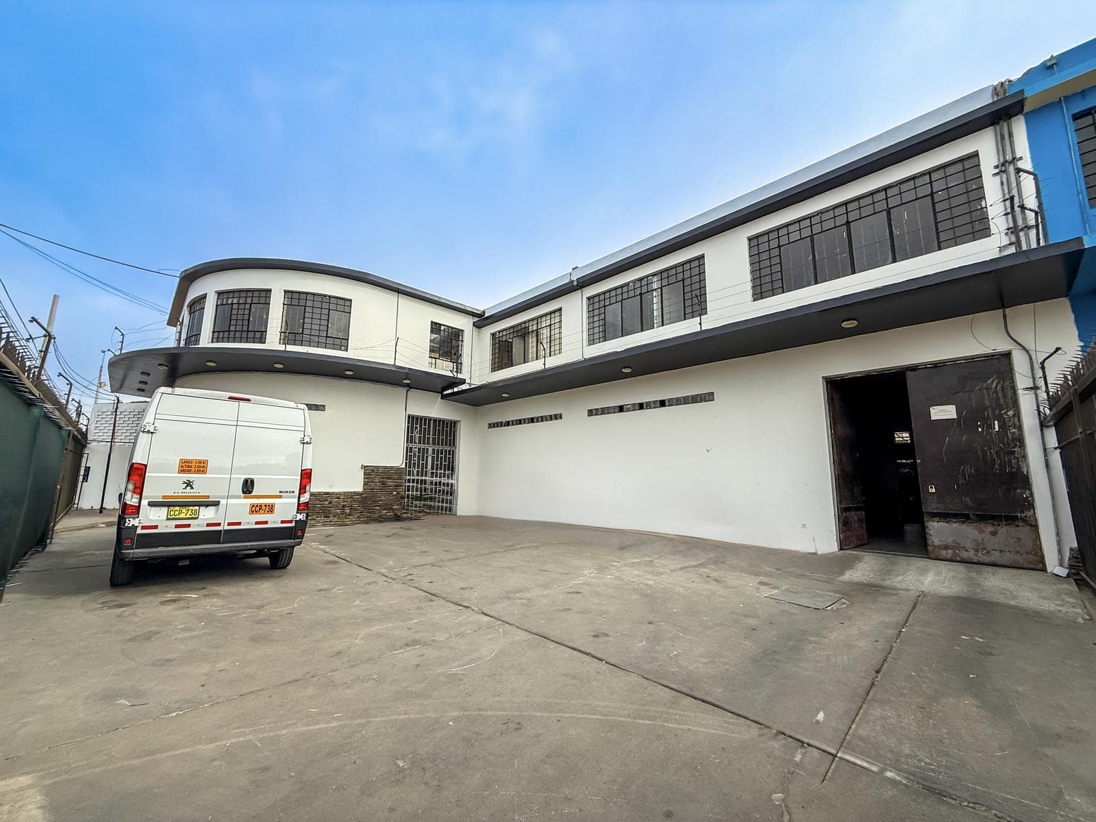 Se Alquila Local con Zonificación I2 Ubicado en Bellavista. Una Cuadra de La Municipalidad. - 1