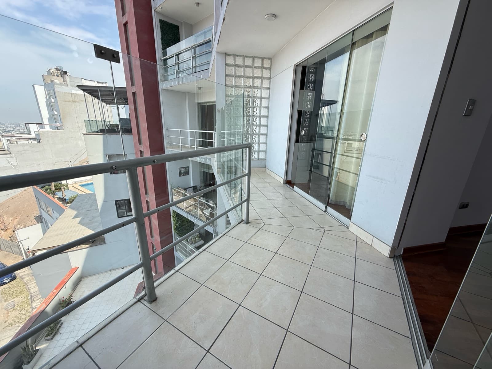 ALQUILO FLAT SIN AMOBLAR 3 DORM CUARTO SERVICIO 2 COCHERAS - LAS CASUARINAS SUR - 1