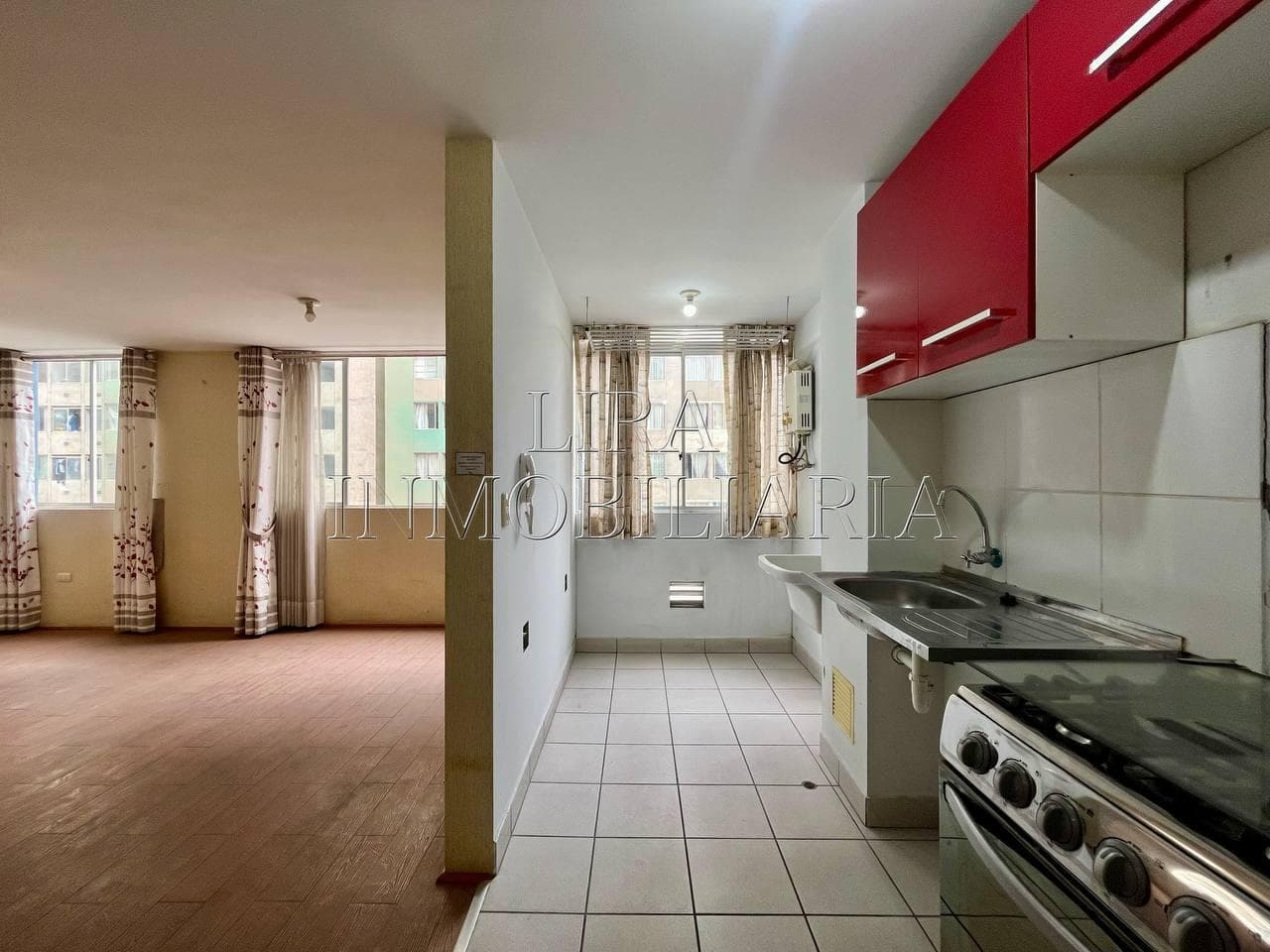 VENDO BELLO DPRTO EN COND. GIRAZOLES 3RA ETP COMAS - 1