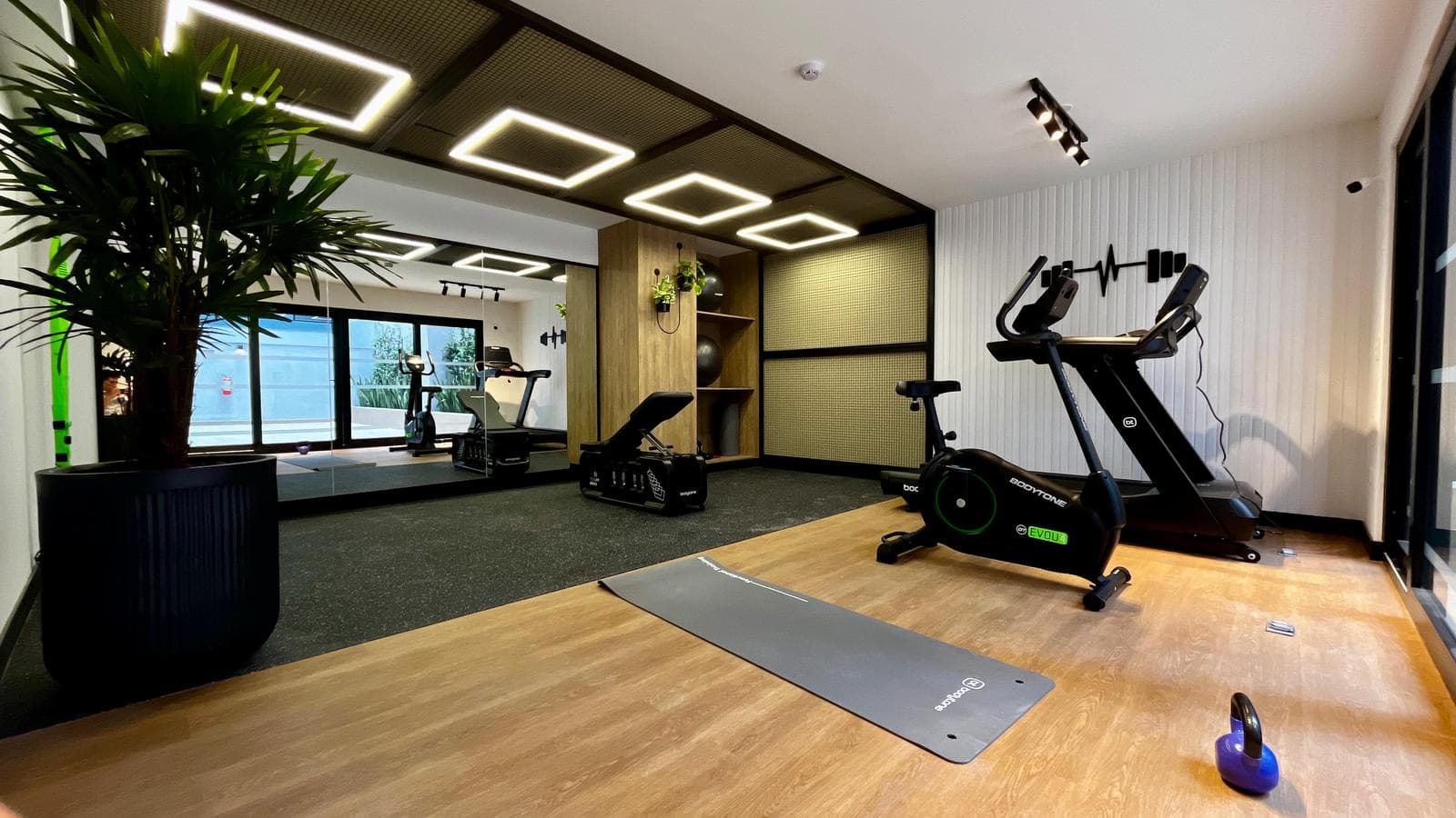 ALQUILER DE DEPARTAMENTO DE ESTRENO MIRAFLORES - 1