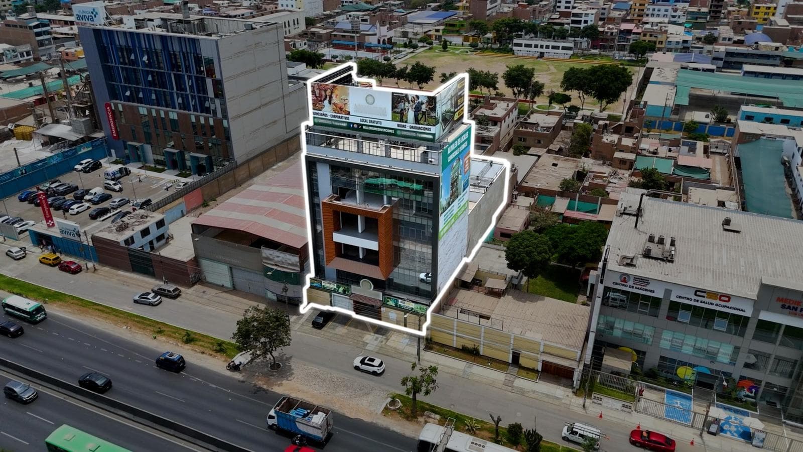 SE ALQUILA MODERNO EDIFICIO COMERCIAL EN LOS OLIVOS - 1