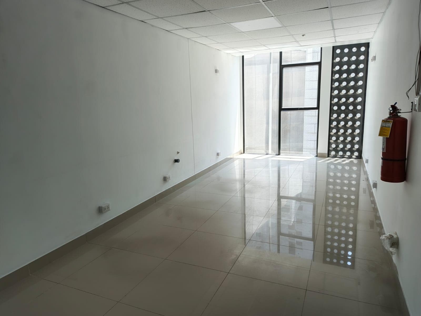 ALQUILER DE OFICINA EN SANTA BEATRIZ - 1