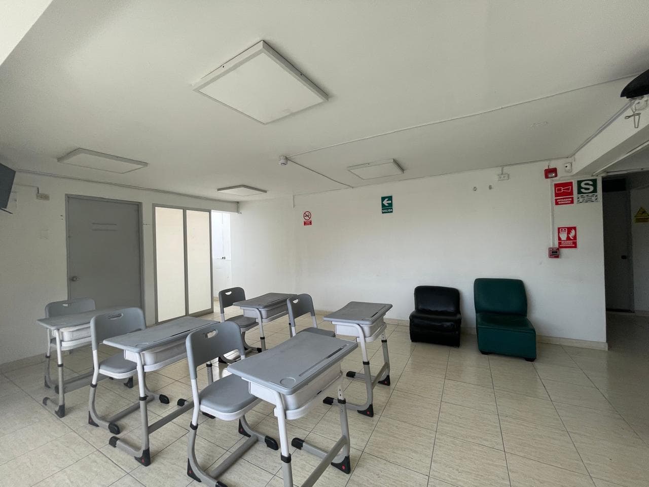 ALQUILER DE CONSULTORIOS MÉDICOS – ESTRATEGIA Y COMODIDAD EN LOS OLIVOS - 2